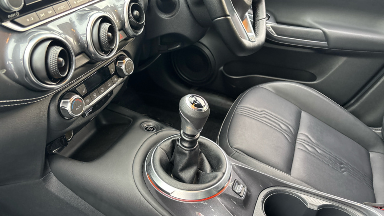 Nissan Juke 1.0 DiG-T 114 Tekna 5dr Petrol Hatchback